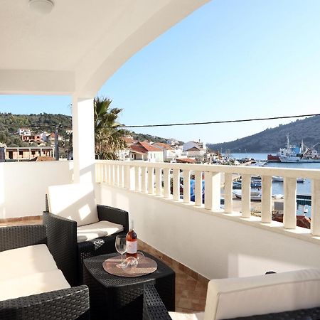 Apartments Andelic Vinišće Eksteriør bilde