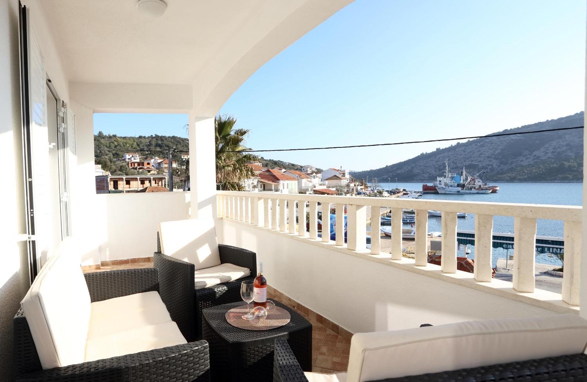 Apartments Andelic Vinišće Eksteriør bilde